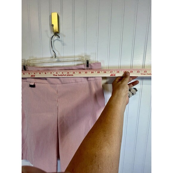 Peck and Peck Pull On Walking Shorts Red/White Pinstripe. Stretch Womens Sz 10. - Picture 5 of 8
